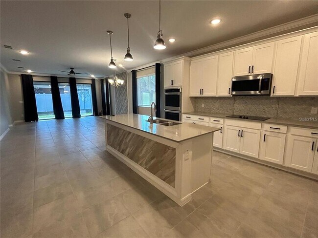 Building Photo - 4111 Solamor St