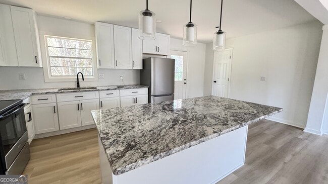 Building Photo - 723 Sheffield Rd