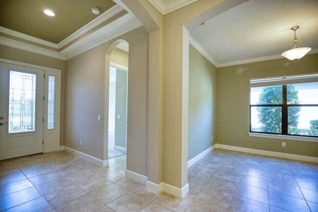 Building Photo - Annual Unfurnished Single-Family Home located in Bellacina at Casey Key with Resort-like Amenities!