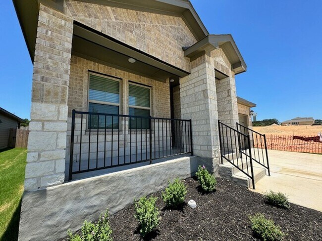 Building Photo - Ready For Move In - 9/1/25 New - 1 Story -...
