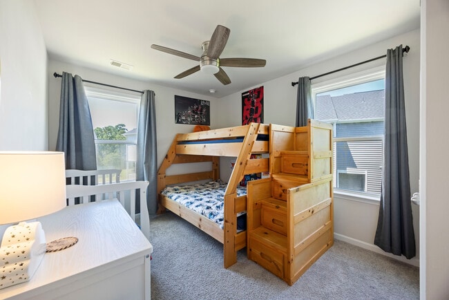 Building Photo - 210 Winding River Dr