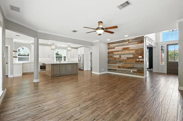 Building Photo - 335 Highland Oaks Cir