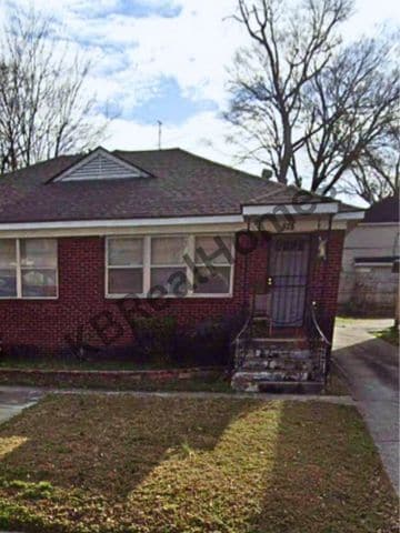 Primary Photo - 824 Maury St