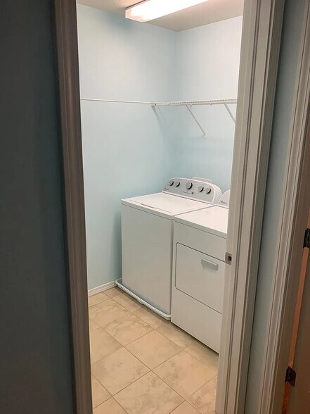 Building Photo - 8725 Turnstone Haven Pl