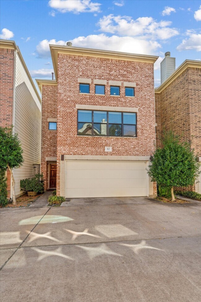 Building Photo - 650 Westcross St