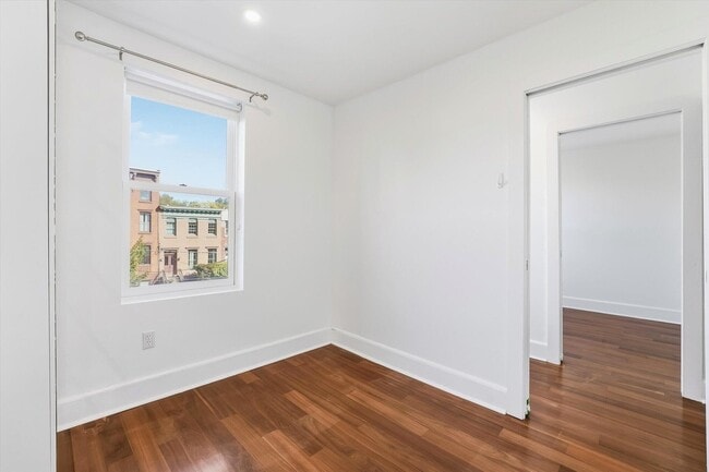 Building Photo - 281 4th St
