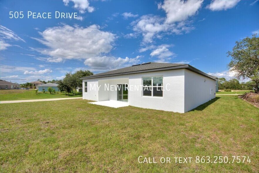 Building Photo - 505 Peace Dr