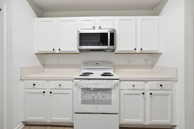 Building Photo - 6081 Maggies Cir