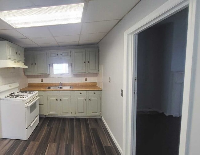 Building Photo - 29 Gifford Ave