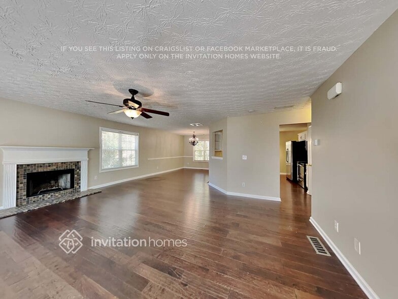 Building Photo - 2585 Hidden Creek Dr SW