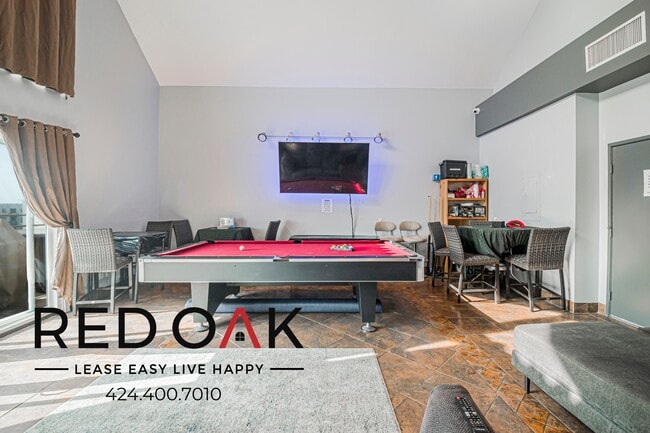 Building Photo - 6700 Franklin Pl