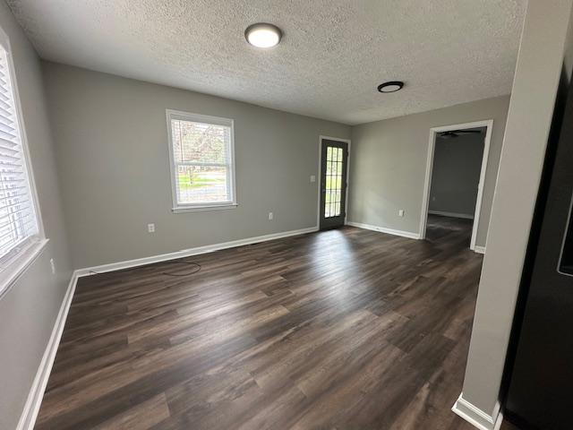 Building Photo - 631 Silkwood Ln