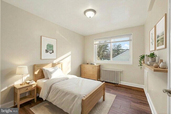 Building Photo - 3207 11th Pl SE