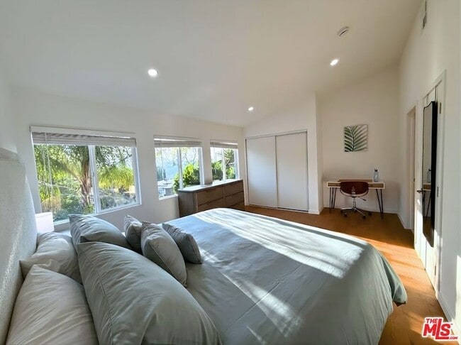 Building Photo - 4879 Hartwick St