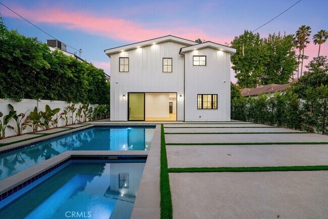 Building Photo - 4539 Longridge Ave