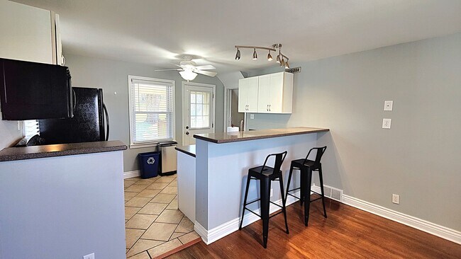 Building Photo - *Beautifully Updated & Charming 3BD/1BA Single-Family Home Available in West Mifflin*