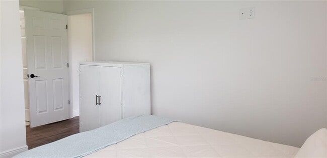 Building Photo - 4415 Chandler Ave