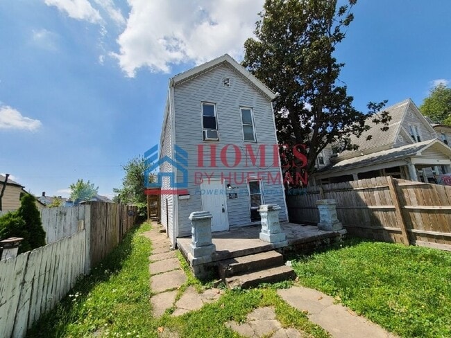 Building Photo - 920 W Columbia St