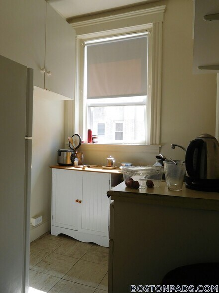 Building Photo - 1175 Boylston St