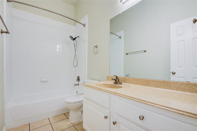 Building Photo - 802 Childers Ct