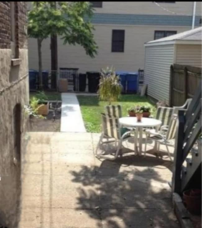 Building Photo - 2857 N Damen Ave