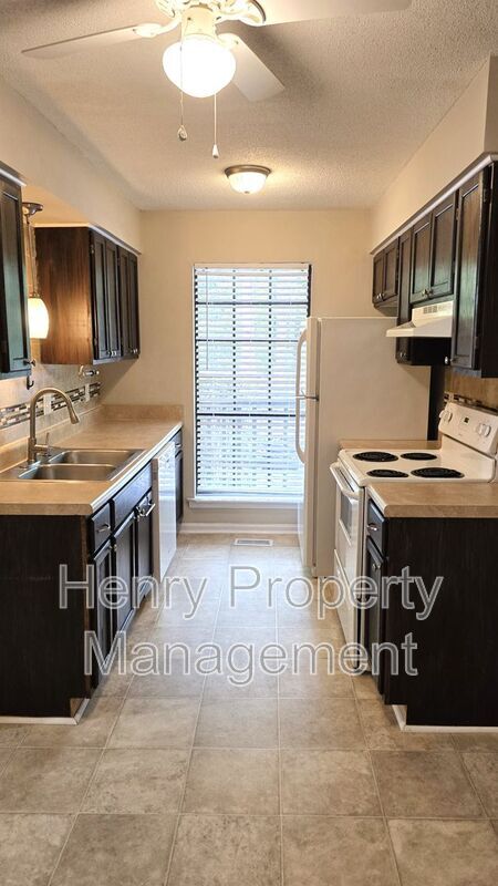 Building Photo - 4265 The Oaks Dr