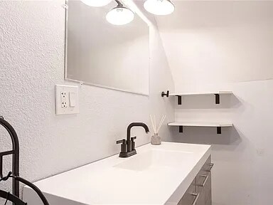 Building Photo - 3814 Wayne Ave