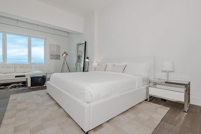 Building Photo - 2301 Collins Ave