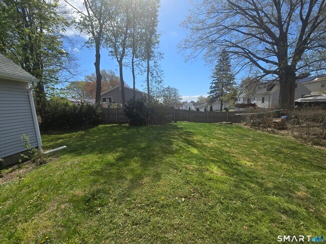 Building Photo - 275 Burnsford Ave