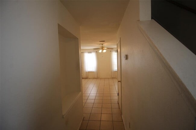 Building Photo - 9702 Nightjar Dr