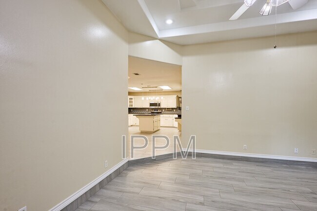 Building Photo - 2609 Thomas Ln
