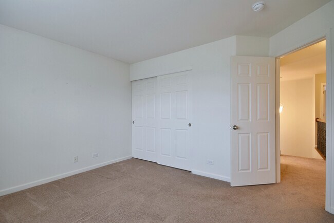Building Photo - 147 Birch Ln