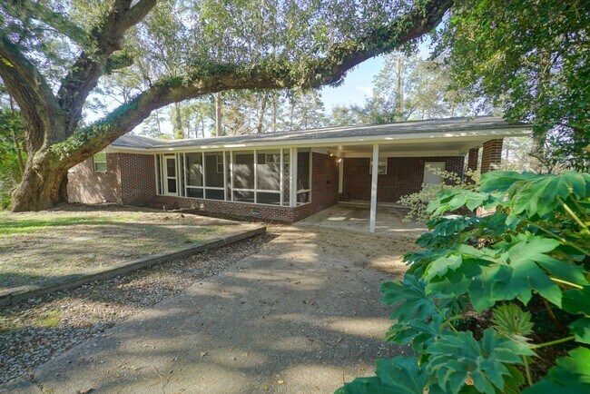 Building Photo - 1804 Skyland Dr