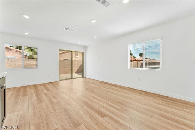 Building Photo - 2204 Abraham Ave