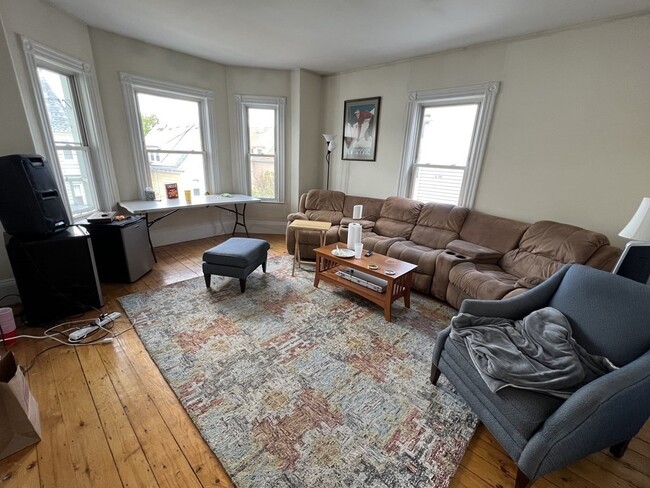 Primary Photo - 14 Stickney Ave
