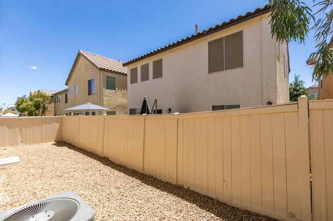 Building Photo - NEWLY UPDATED 4 BEDROOM HOME IN THE SOUTHWEST