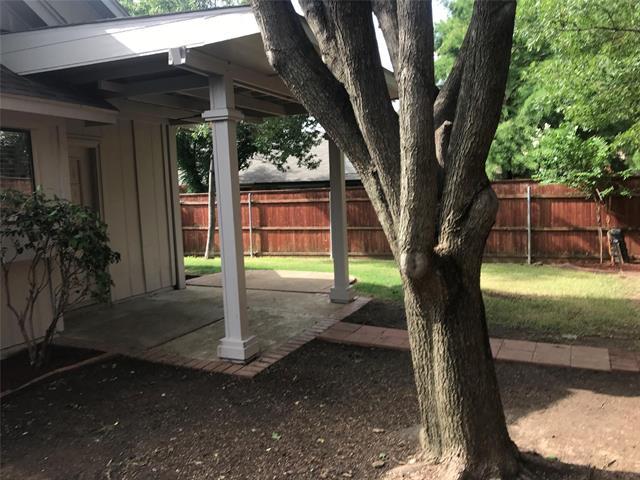 Building Photo - 904 Sylvan Creek Dr