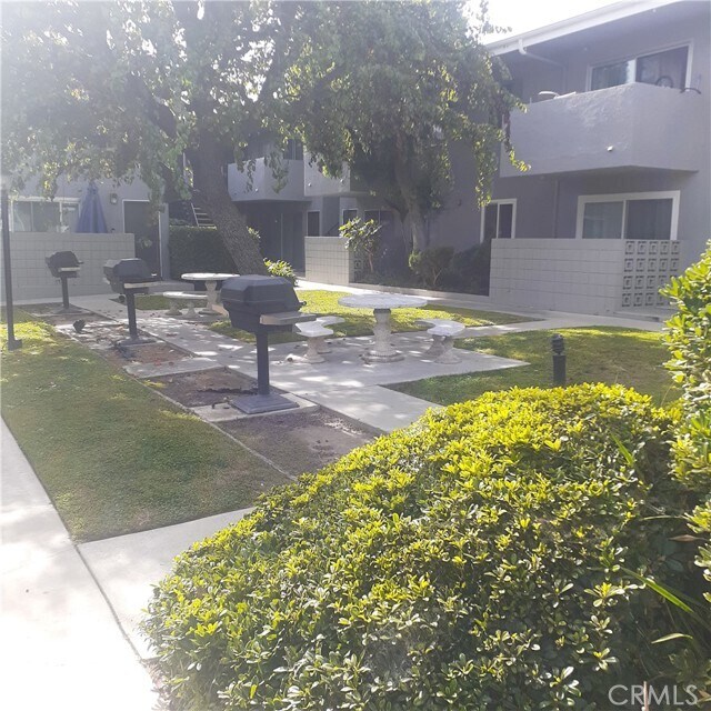 Building Photo - 2502 Manhattan Beach Blvd