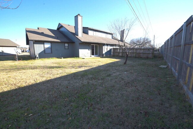 Building Photo - Spacious 3-Bedroom Home in Jenks School District with Bonus Loft & Private Patio
