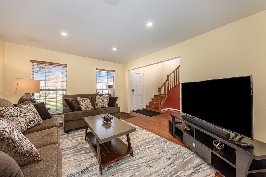 Building Photo - 2483 Warm Springs Ln