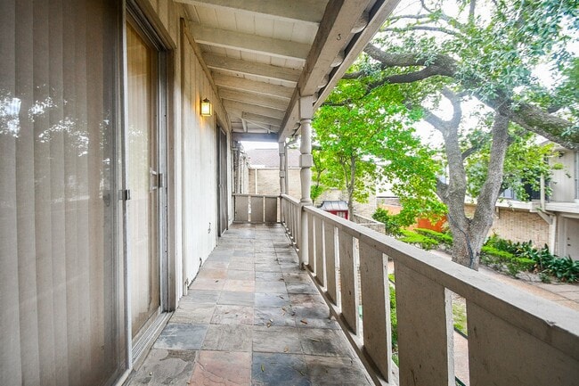 Building Photo - 2585 Marilee Ln