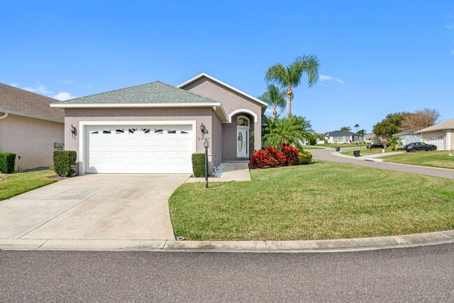 Primary Photo - Exquisite Huntington Hills Golf and Countr...