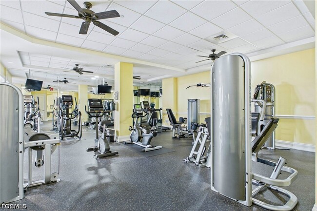 Building Photo - 2825 Palm Beach Blvd