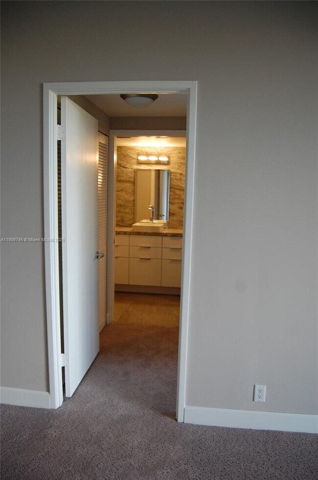 Building Photo - 201 Crandon Blvd