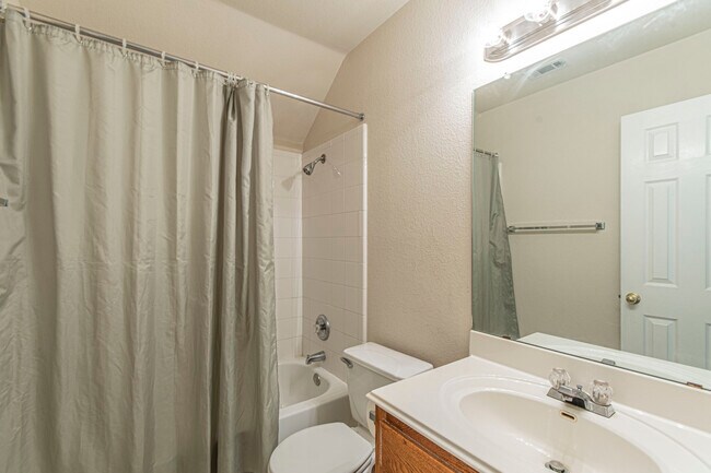 Building Photo - 2208 Portwood Bend Cove