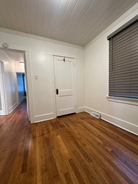 Building Photo - 3342 Bookman Ave