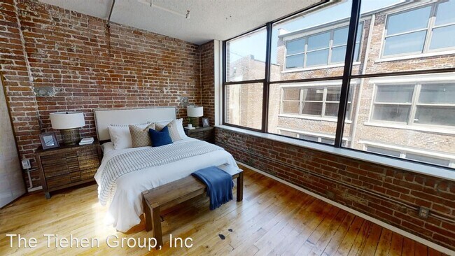 Building Photo - 201 Wyandotte St