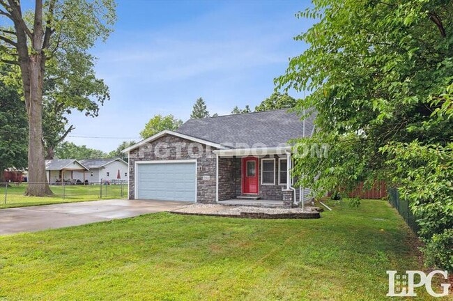 Building Photo - 7044 Springfield Dr