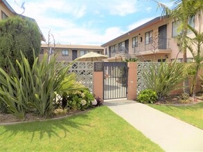Building Photo - SPACIOUS 1 BEDROOM 1 BATH >> NOW AVAILABLE!