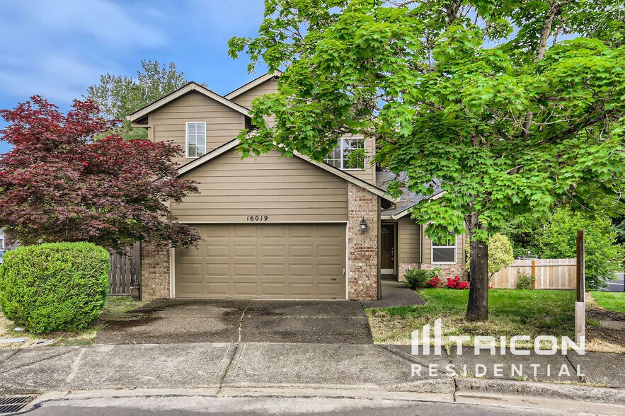 Building Photo - 16019 SW Hawk Ct